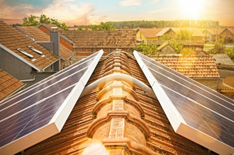 光伏太陽能采集器數據大幅度升降是什么原因，光伏發電在并網按表時還要按采集器嗎